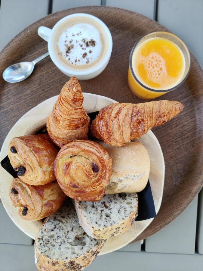 Chambres D'Hotes - Bed And Breakfast Les Palmiers Mèze المظهر الخارجي الصورة