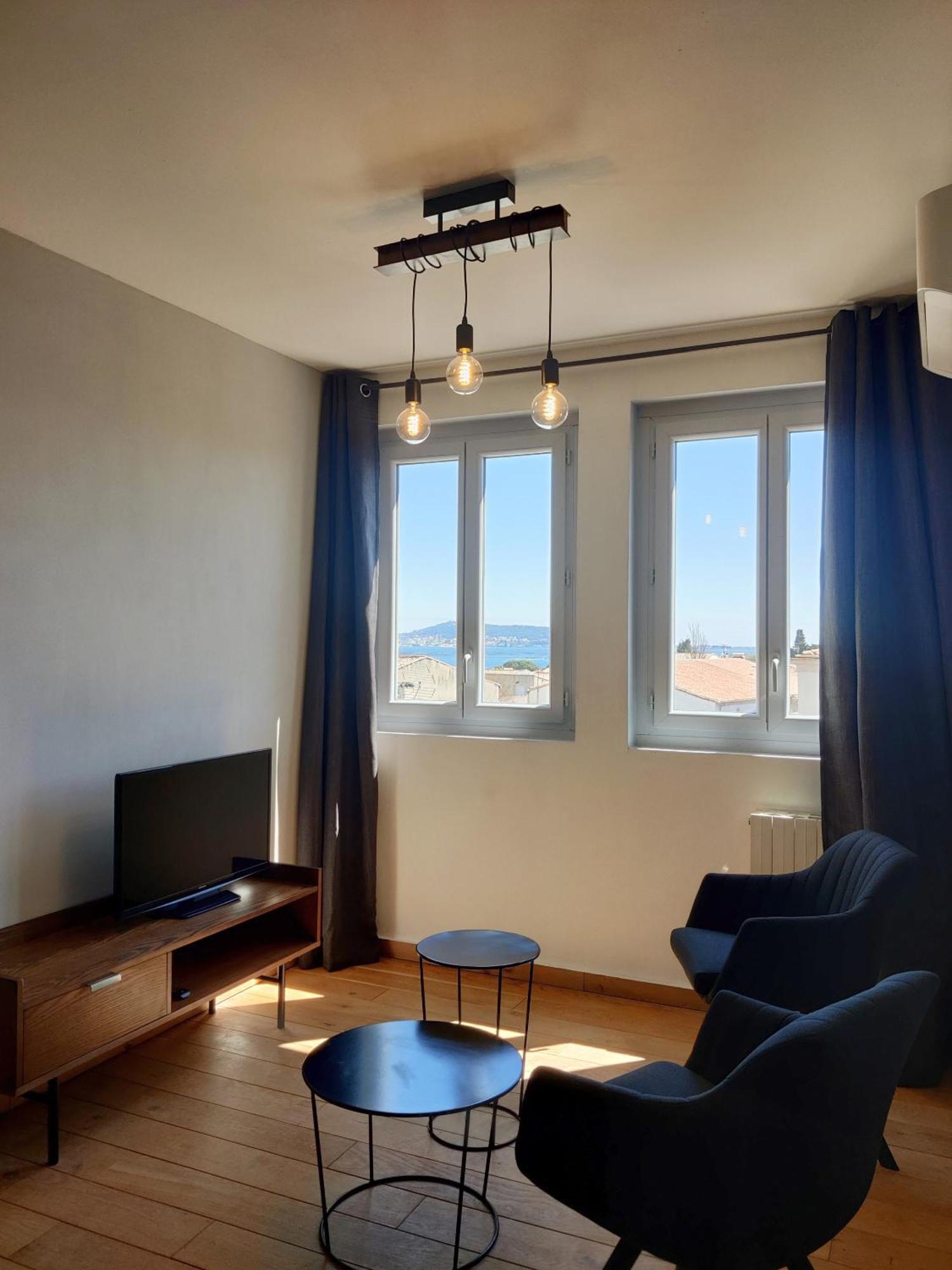 Chambres D'Hotes - Bed And Breakfast Les Palmiers Mèze الغرفة الصورة