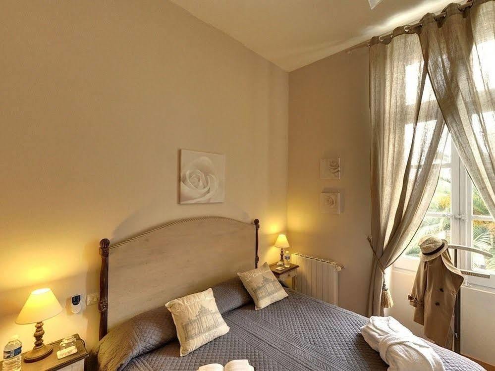 Chambres D'Hotes - Bed And Breakfast Les Palmiers Mèze المظهر الخارجي الصورة