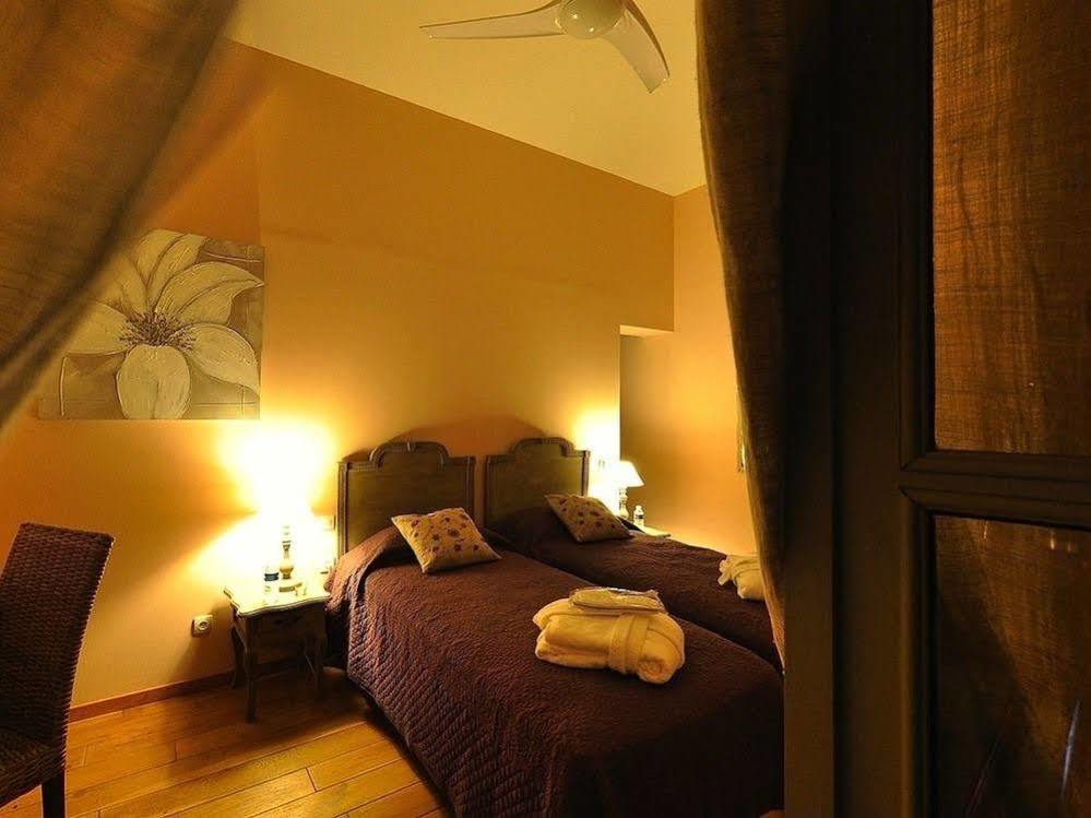 Chambres D'Hotes - Bed And Breakfast Les Palmiers Mèze المظهر الخارجي الصورة